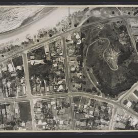 Mount Maunganui showing Mount Drury (Hopukiore)