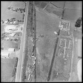 Clearing derailment at Pongakawa.