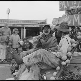 Unidentified float in the Orange Festival Gala Day parade.