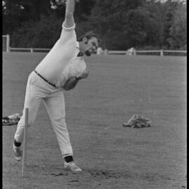 Ray Edwards - cricket bowler