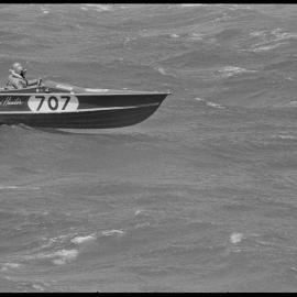 Power Boat race - Jacqui Hunter