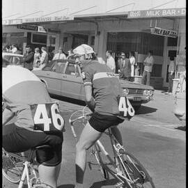 Martin Baker - Dulux cycle race