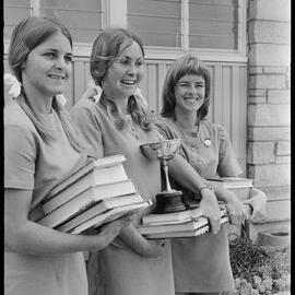 Mt College prize-winners