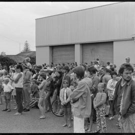 Onlookers at fire in First Ave