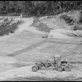 Machines in Mangaonui Dam