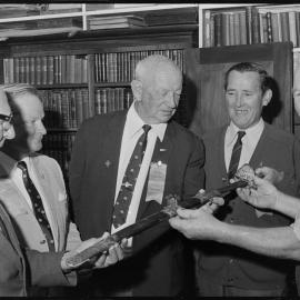 Australian RSL members with Duff Maxwell