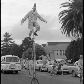 Man on unicycle - BOP Orange Festival
