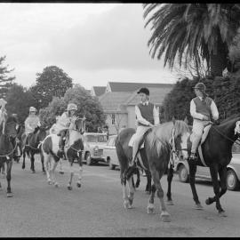 Children riding horses - BOP Orange Festival
