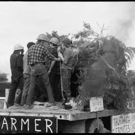 Tauranga Young Farmers Club - BOP Orange Festival Parade