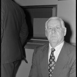 Gimcrack painting gifted to Bay of Plenty Racing Club