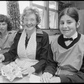 College cooking lesson