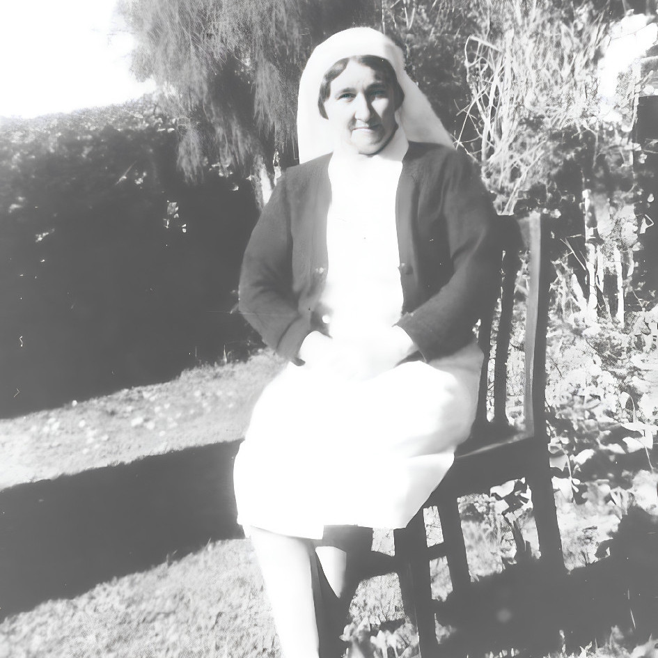 Simons, Rebecca Violet (née Crabbe), 1900-2001 (Person)