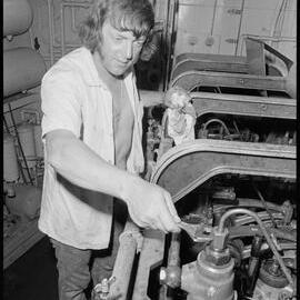 Engine maintenance, the Paramount