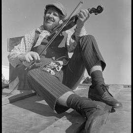 Orange Festival parade float, 1974 - "Fiddler on the roof"