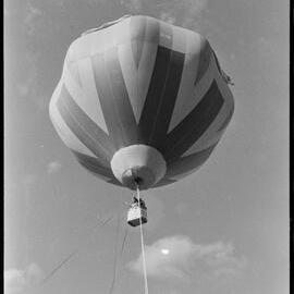 Hot-air balloon - Orange Festival, 1974