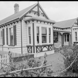 Antiques shop, Warwick House