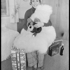 Californian Citrus Queen shows off souvenirs - Michelle Sisk