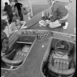 Power boat 'Raro Orange"