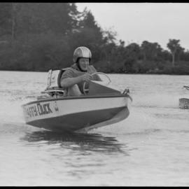 Speedboat racing, Wairoa river
