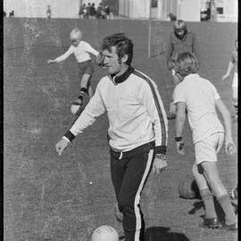 Barry Truman working with Tauranga Intermediate School soccer players.