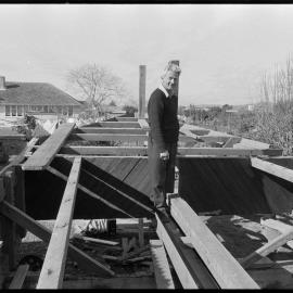 Captain Len Anderson building a half-size replica of the Tauranga scow Alma in his backyard.