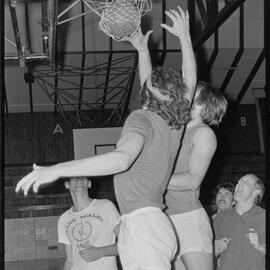 New Zealand basketball team members training at the Queen Elizabeth Youth Centre.