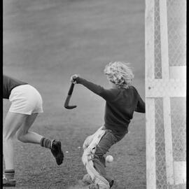 Hockey. Ōtūmoetai College B goalie blocking versus Te Puke High School A.