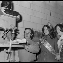 1974 California Citrus Queen Miss Debbie Fogg at the Tauranga IHC Opportunity Workshop.