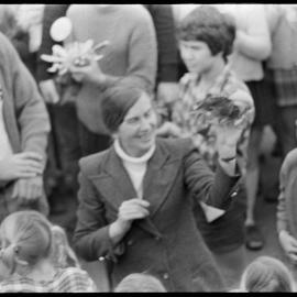 Judging the Orange Festival's 'Best Dressed Orange' contest in Spring Street.
