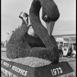 Orange Festival Queen Carolyn Swindlehurst on the champion float of the Orange Festival Parade.