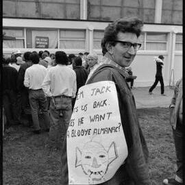 Protestors in Kawerau