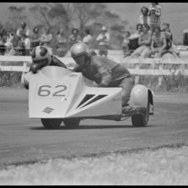 Motorcycle sidecar races
