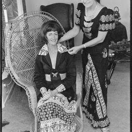 Fashion parade, batik