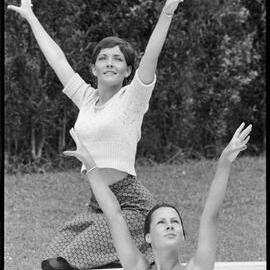 Sychronised swimming