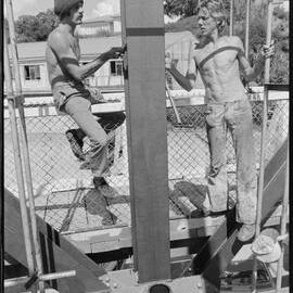 Painting Matapihi Railway Bridge