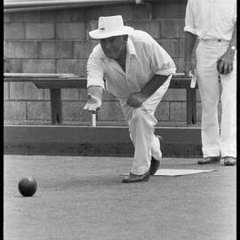 Sandy Wilson, lawn bowler