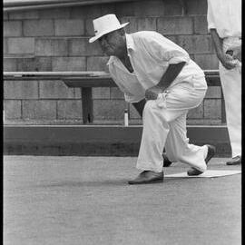 Sandy Wilson, lawn bowler