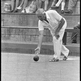 Lawn bowls tournament player