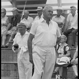 Lawn bowls tournament players