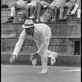 Lawn bowls tournament players