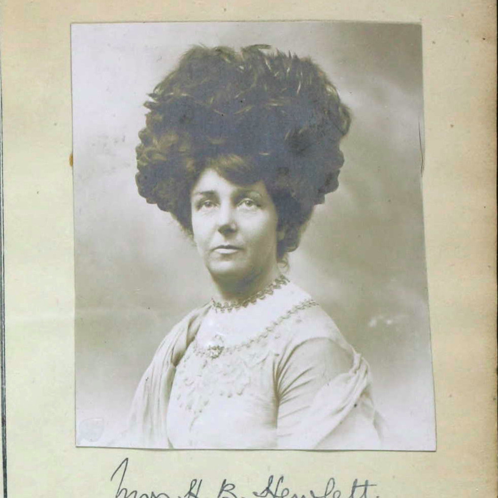 Hewlett, Hilda Beatrice née Herbert, 1864-1943 (Person) 