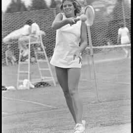 Lynn Harris - Tennis