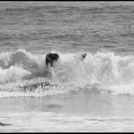 Surfers - Ōmanu Beach