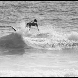 Surfers - Ōmanu Beach