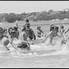 Tauranga Intermediate School children - beach outing