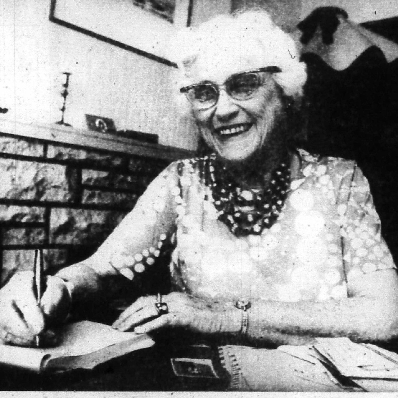 Mackenzie, Dr Helen Young Stoddart, 1897-1985 (Person)