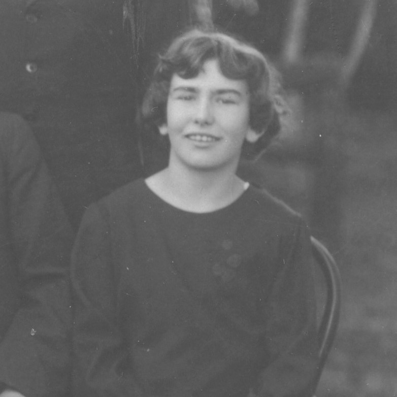 Gilchrist, Isa Mary (née McNaughton), 1914-1993 (Person)
