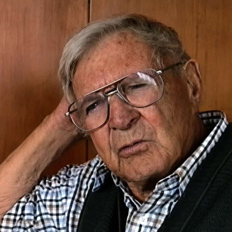 Lawrence, William Edward Lewis (Bill), 1912–2010 (Person)