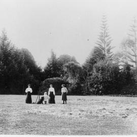 Garden at Maungawhare, Ōtūmoetai 1908