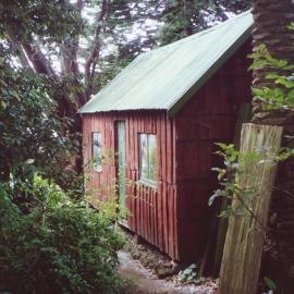 Slab hut (whare), The Elms